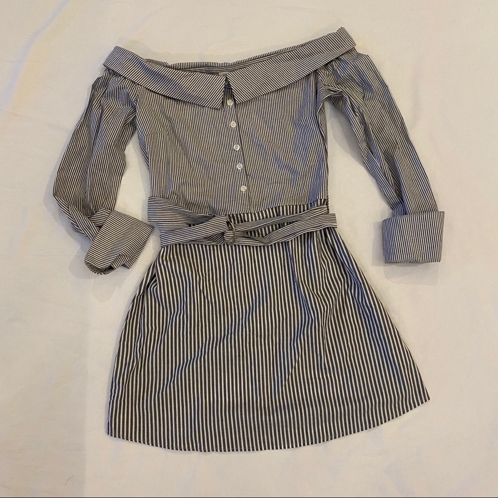NWT~SOCIALITE Gray White Striped Off-the-Shoulder Mini Dress Size Small